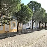 Farol Da Cortesia - *