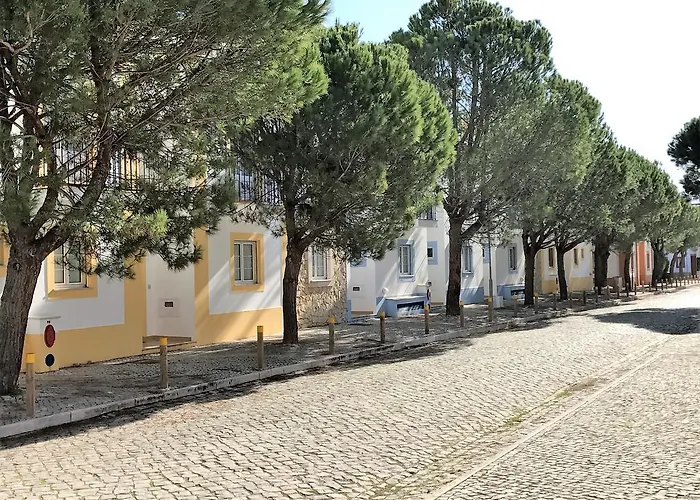 Farol Da Cortesia - *