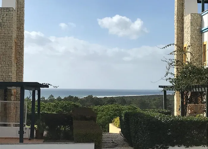 Farol Da Cortesia - *